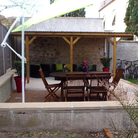 Maison Moderne Renovee, 3 Etages, Climatisee, Cour Interieure, Proche Parc D'attractions, Confort - Fr-1-489-160 Holiday home